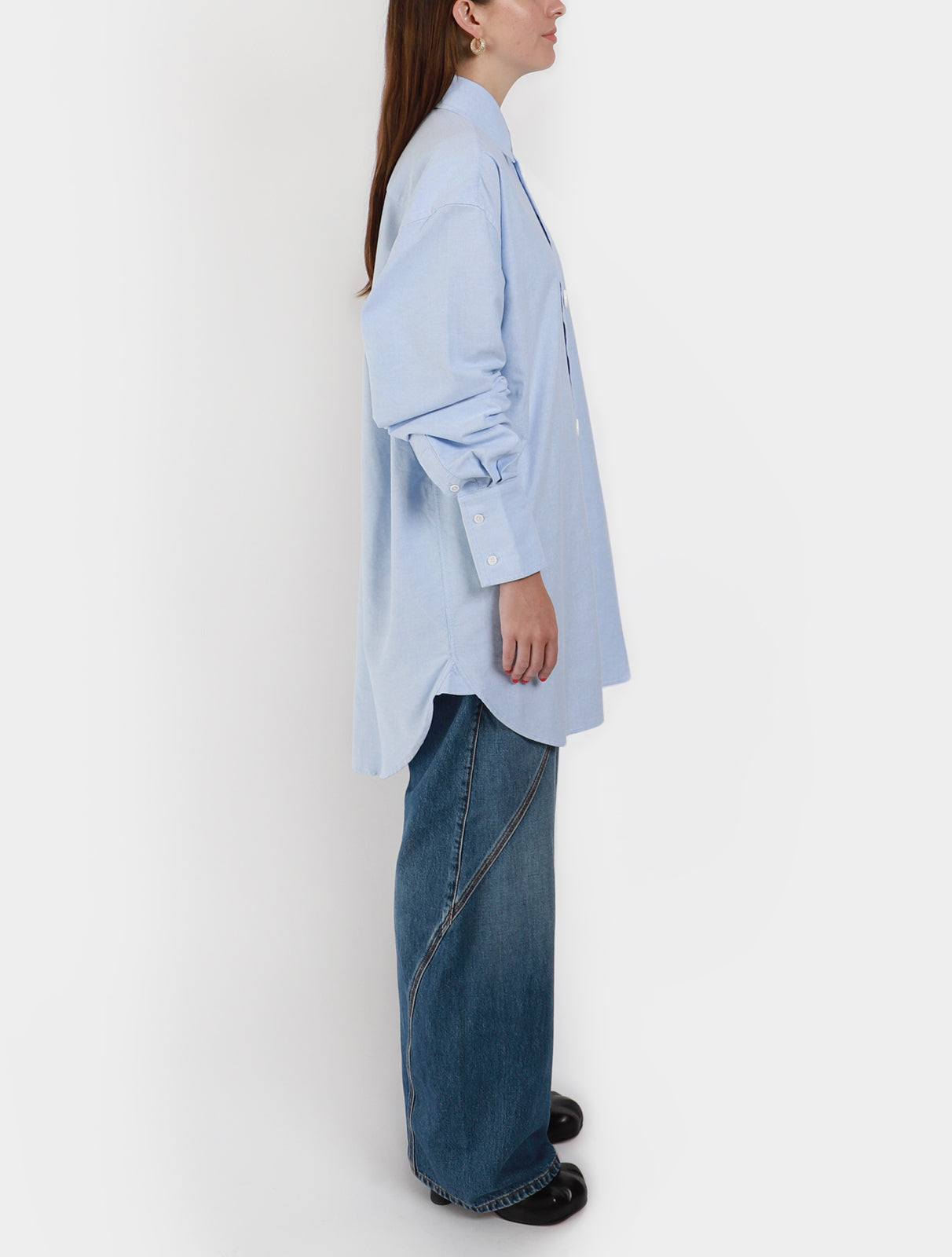 jw-anderson-ceramic-button-oversized-shirt-light-blue_2