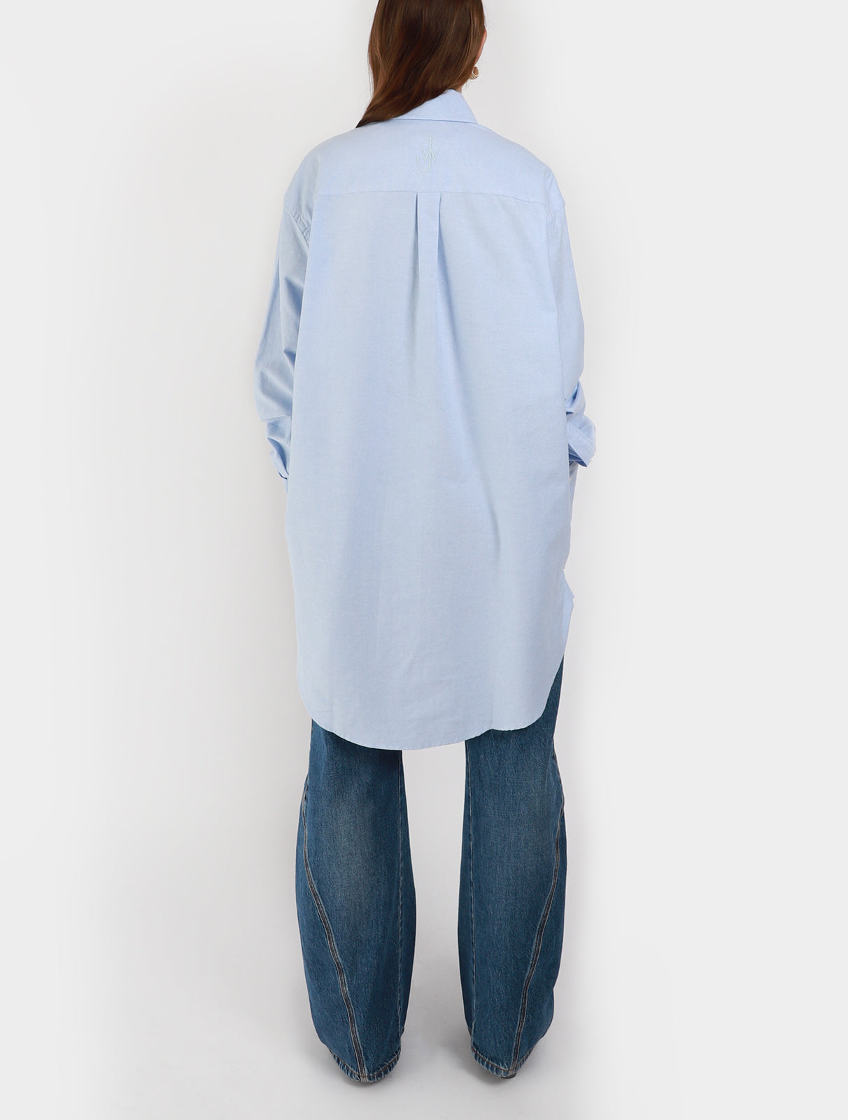 jw-anderson-ceramic-button-oversized-shirt-light-blue_3