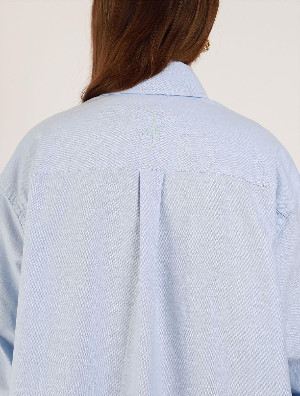jw-anderson-ceramic-button-oversized-shirt-light-blue_5