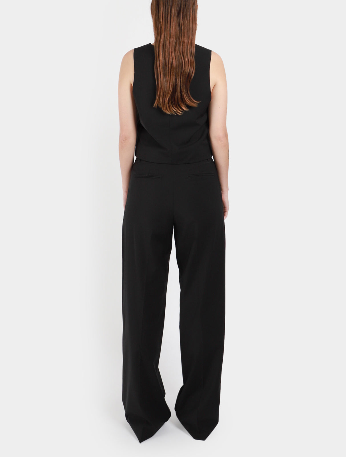 matteau-tailored-waistcoat-black_3_46267884-3064-42df-b5df-0ecf6e112618